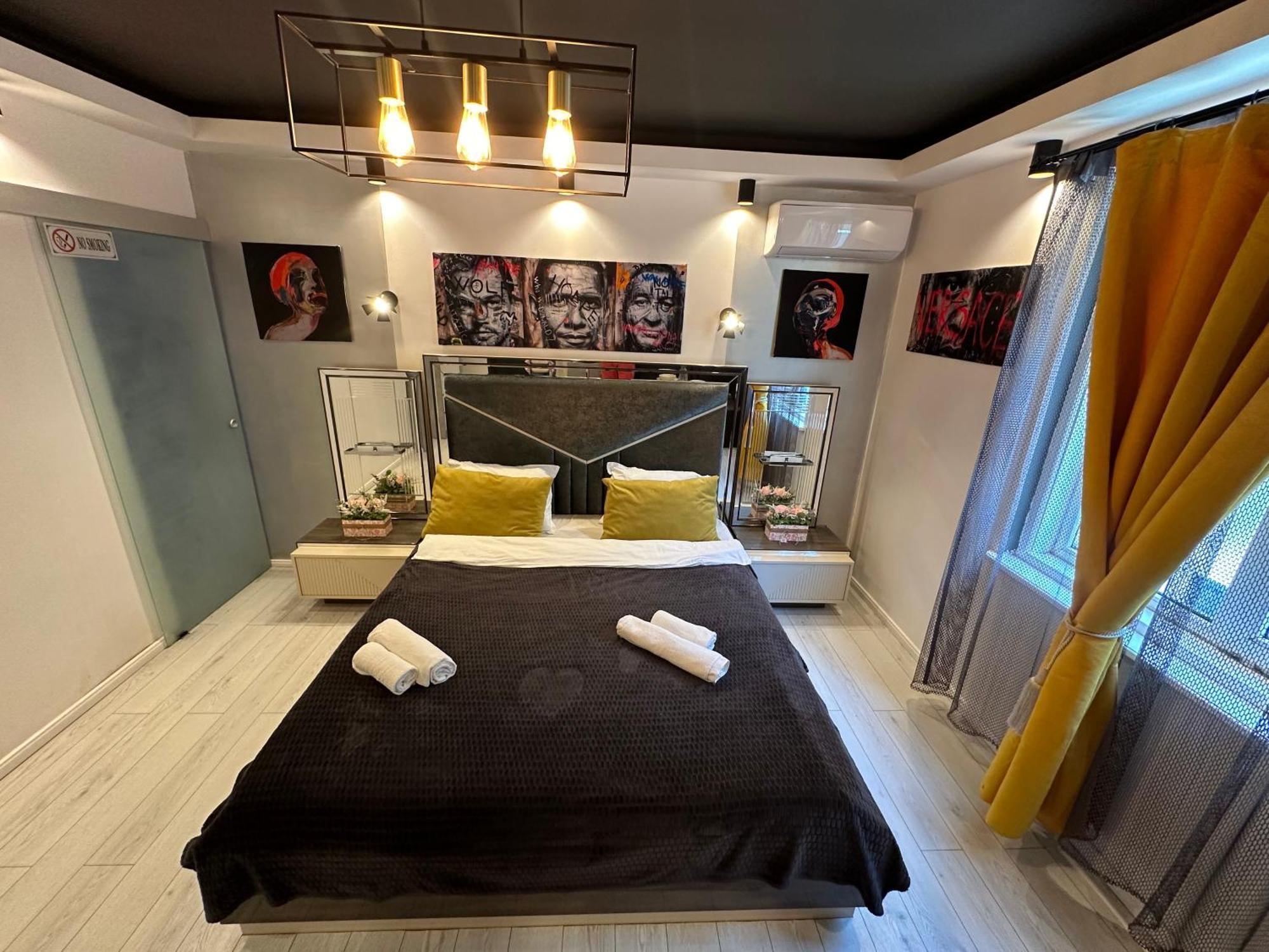 The Fame - Modern Studio In Top Location & Parking Крайова Екстериор снимка